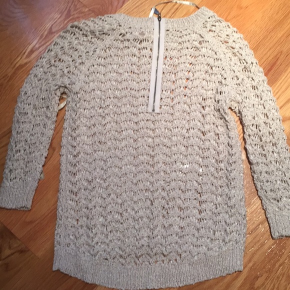 Sweater - Picture 4 of 5